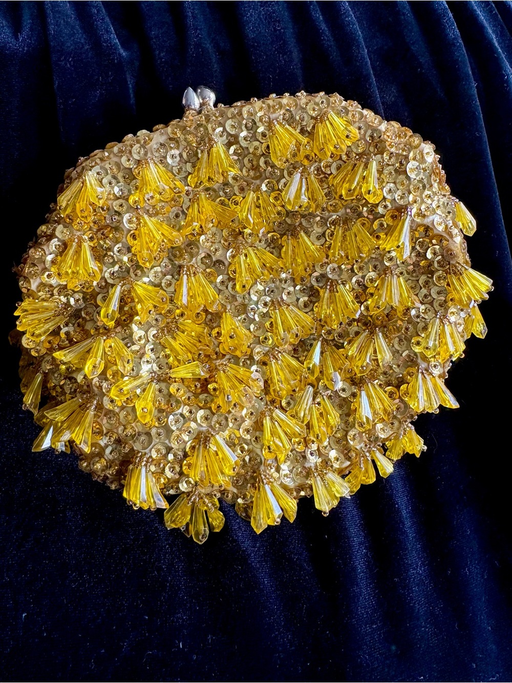 Vintage 50’s Yellow Beaded Tassel Gold Clasp Top Clutch